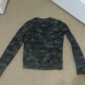 Lululemon green camo crewneck!!